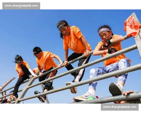 比赛正式打响 激烈角逐点燃全场观众激情与期待 比赛正式打响 激烈角逐点燃全场观众激情与期待